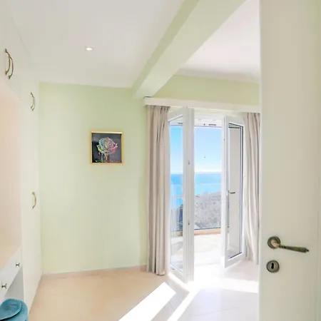 Theview Villa Katávolos